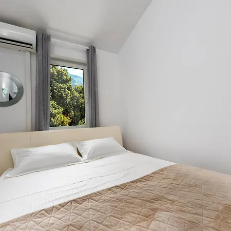 Sea Breeze Makarska-3br, Sea View & Prime Location * Μακάρσκα