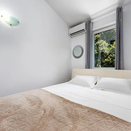 Apartman Aurea Mare Makarska-3Br, Sea View & Prime Location Makarska