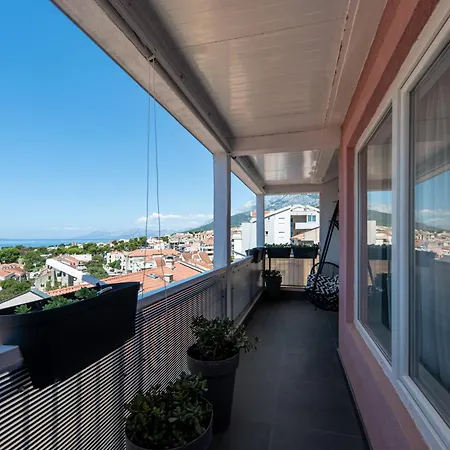 Aurea Mare Makarska-3Br, Sea View & Prime Location Apartman Makarska