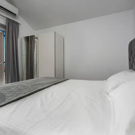 Aurea Mare Makarska-3Br, Sea View & Prime Location Apartman *