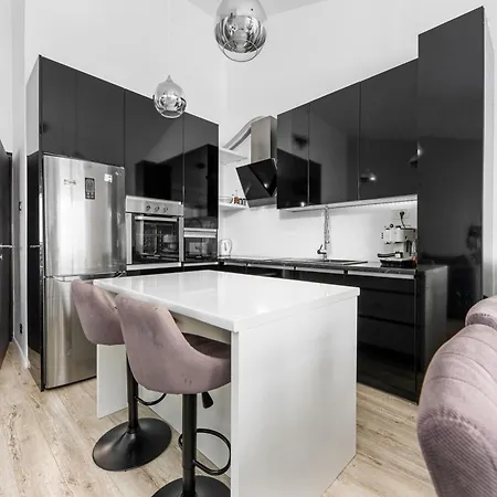 Διαμέρισμα Sea Breeze Makarska-3br, Sea View & Prime Location Μακάρσκα