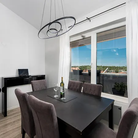Apartman Aurea Mare Makarska-3Br, Sea View & Prime Location *