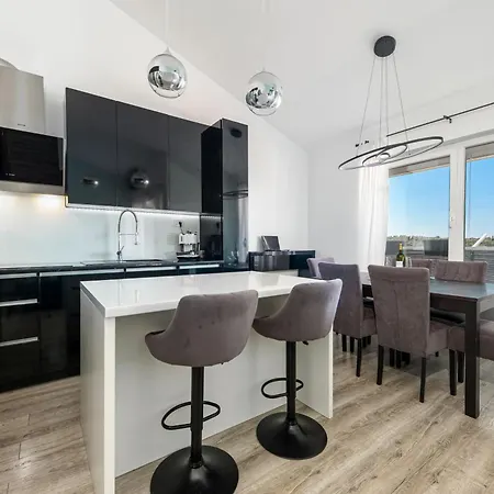 Sea Breeze Makarska-3br, Sea View & Prime Location Μακάρσκα