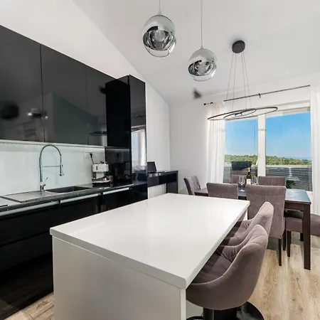 Apartman Aurea Mare Makarska-3Br, Sea View & Prime Location *