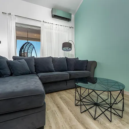 Sea Breeze Makarska-3br, Sea View & Prime Location