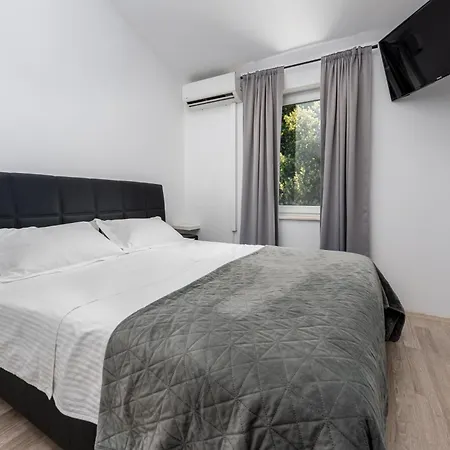 Aurea Mare Makarska-3Br, Sea View & Prime Location Apartman Makarska
