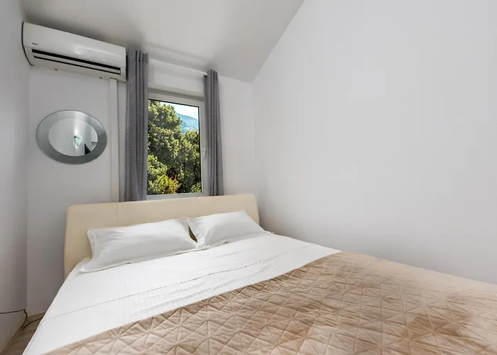 Sea Breeze Makarska-3br, Sea View & Prime Location * Makarska