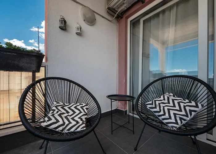 Apartment Sea Breeze Makarska-3br, Sea View & Prime Location Makarska