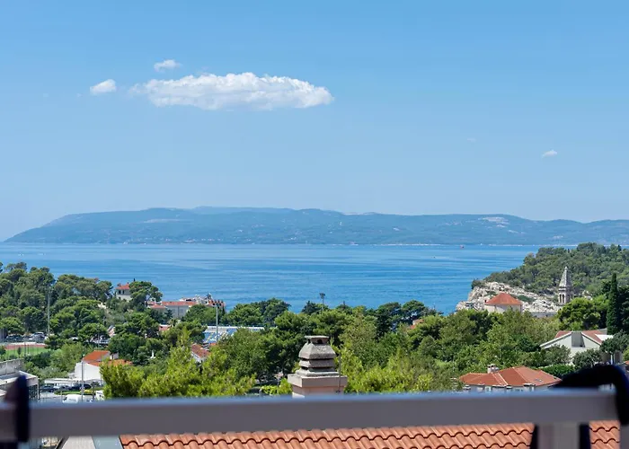 Sea Breeze Makarska-3br, Sea View & Prime Location