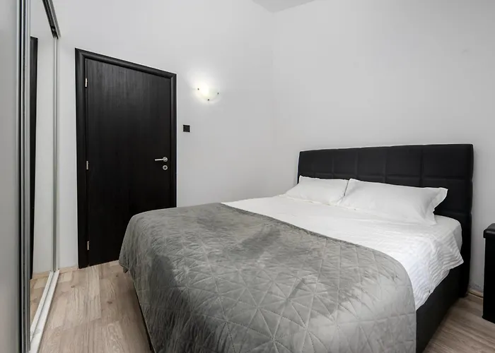 Sea Breeze Makarska-3br, Sea View & Prime Location *