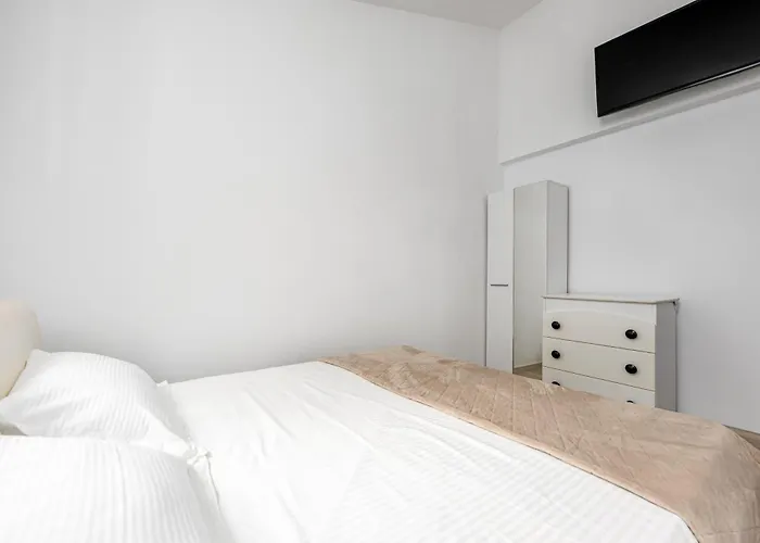 Sea Breeze Makarska-3br, Sea View & Prime Location Apartman Makarska