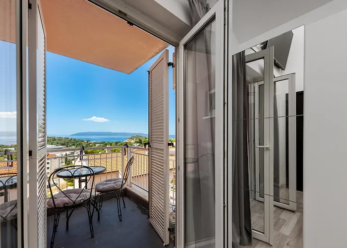 Apartman Sea Breeze Makarska-3br, Sea View & Prime Location Makarska