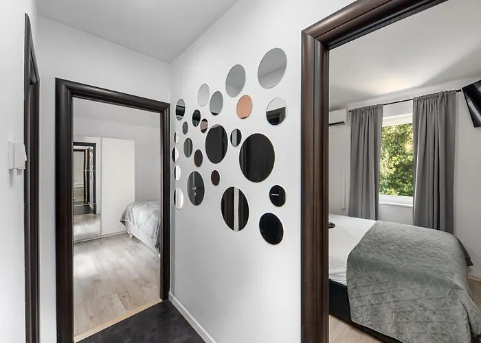 Sea Breeze Makarska-3br, Sea View & Prime Location Apartman Makarska