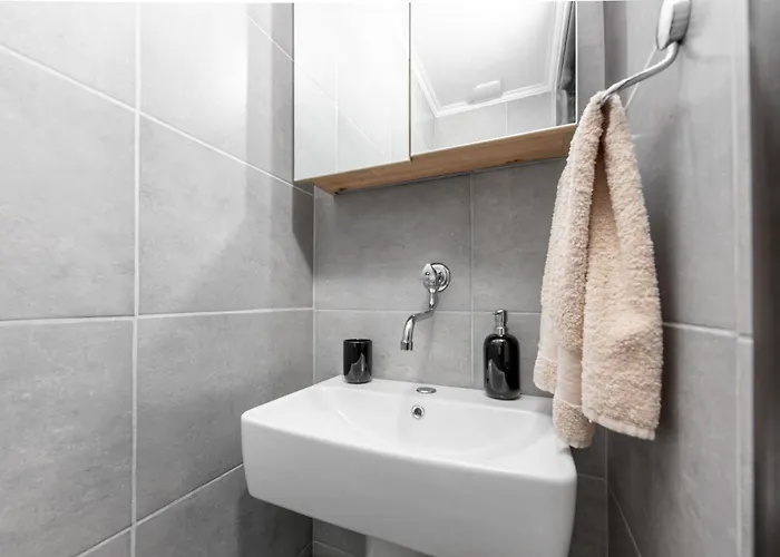 Sea Breeze Makarska-3br, Sea View & Prime Location *