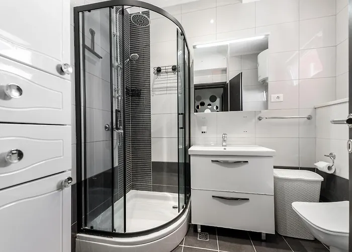 Apartman Sea Breeze Makarska-3br, Sea View & Prime Location *