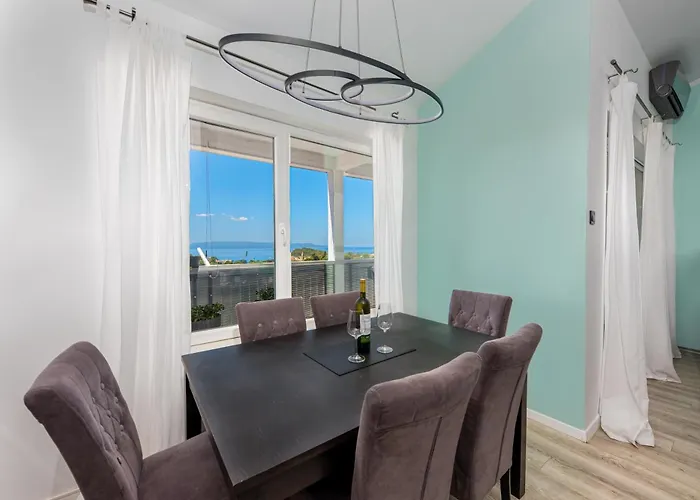 Apartman Sea Breeze Makarska-3br, Sea View & Prime Location *